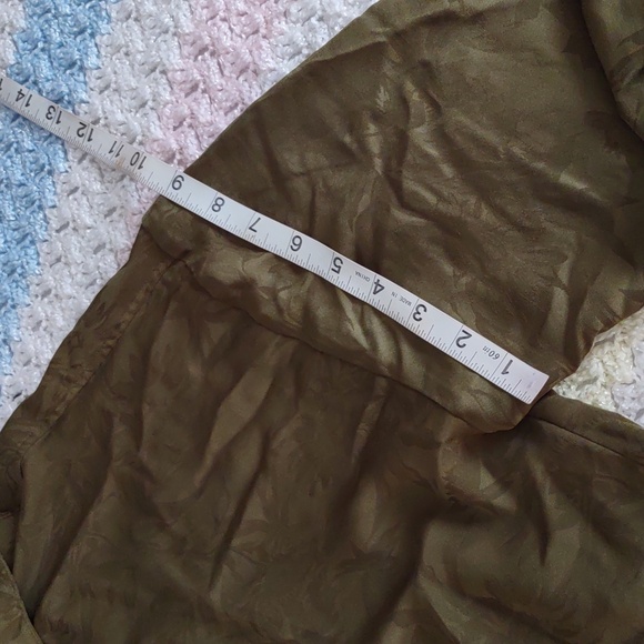 Favorite Daughter Medium Green Button Up Foliage Print Satin Top *FLAWED* - Picture 11 of 16